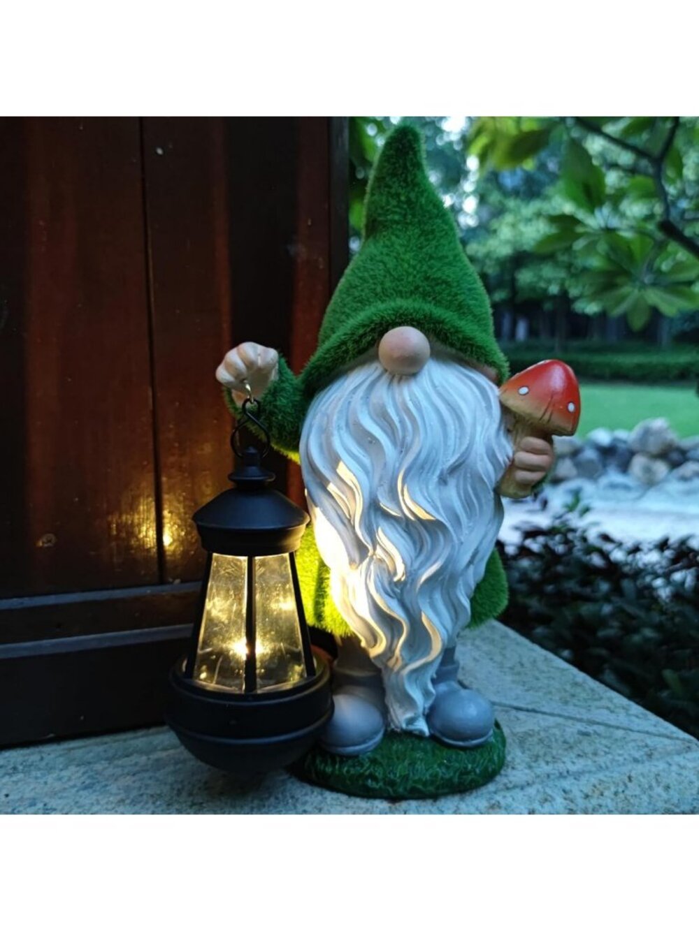 Solar Garden Gnomes Statues with Lantern, Resin Gnome Figurine for Outdoor Decor